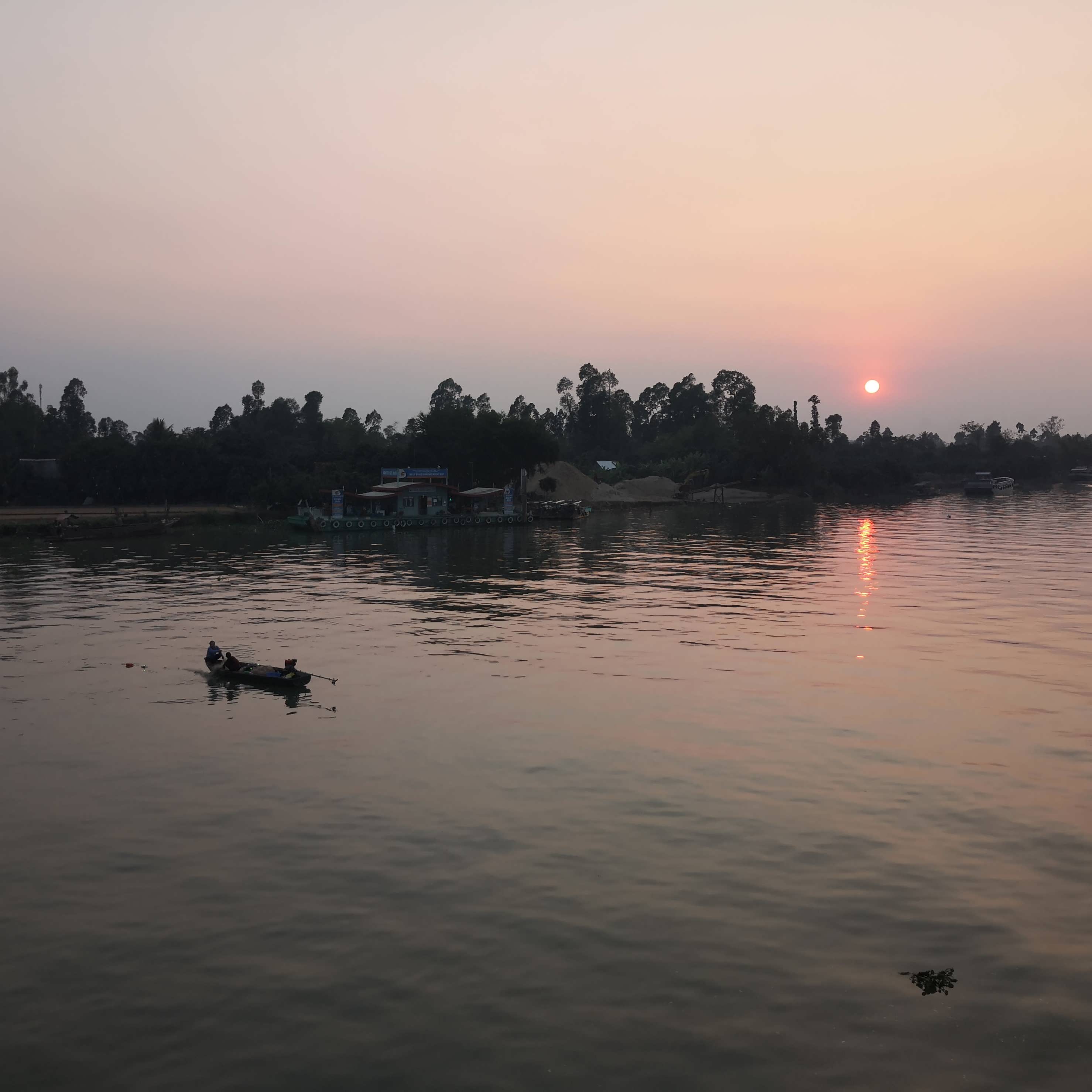 Sonnenuntergang auf dem Mekong